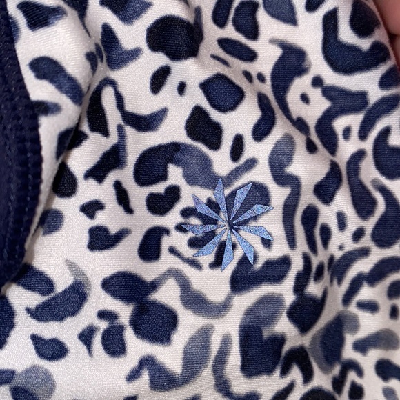 athleta salutation leggings, worn but in good condition - Picture 2 of 6